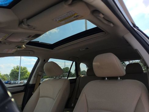 Used 2017 Subaru Outback 2.5i Premium AWD/4WD image 8