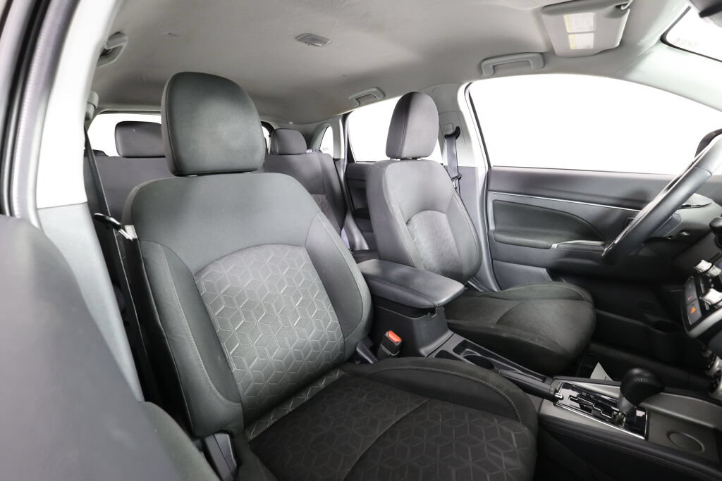 Used 2021 Mitsubishi Outlander Sport SE FWD image 25