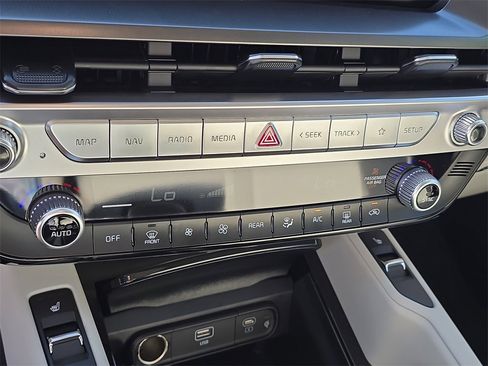 New 2025 Kia Telluride S image 28