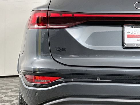 Used 2025 Audi Q6 e-tron Premium Plus w/ Premium Plus image 17