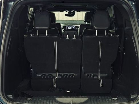 Used 2025 Chrysler Pacifica Limited FWD image 12