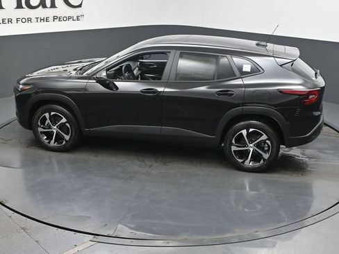 New 2026 Chevrolet Trax RS w/ Sunroof Package FWD image 21