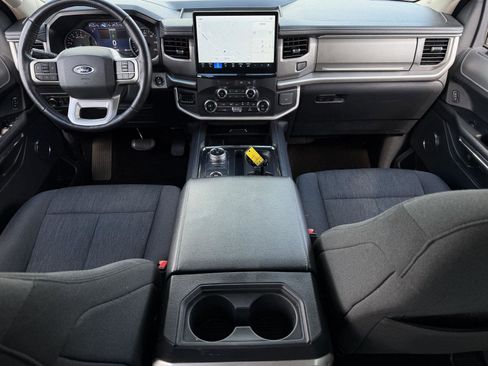 Used 2022 Ford Expedition Max XLT image 7
