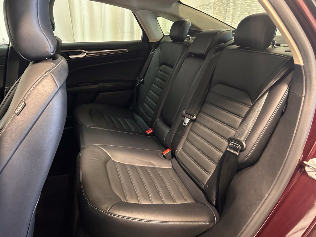 Used 2018 Ford Fusion SE w/ Fusion SE Technology Package FWD image 7