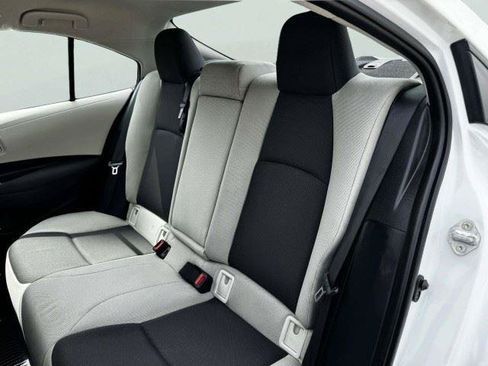 Used 2023 Toyota Corolla LE FWD image 39