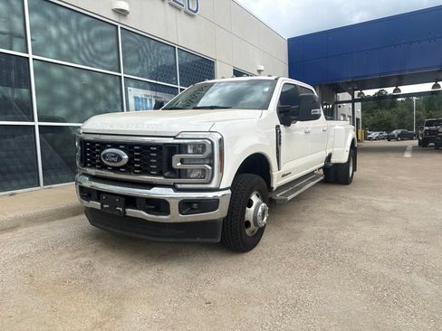 Used 2024 Ford F350 Lariat w/ FX4 Off-Road Package AWD/4WD image 4