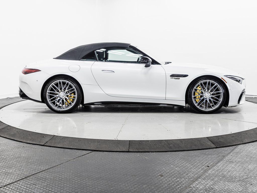Used 2022 Mercedes-Benz SL 55 AMG 4MATIC w/ Driver Assistance Package image 36