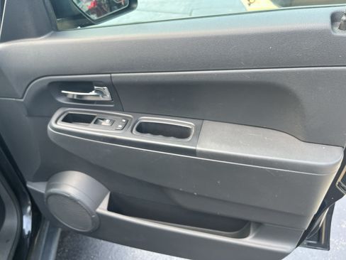 Used 2012 Jeep Liberty Sport AWD/4WD image 34