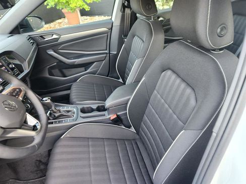 Certified 2024 Volkswagen Jetta Sport image 25