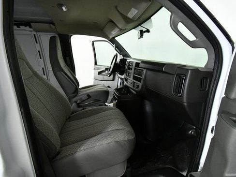 New 2025 Chevrolet Express 3500 Work Van w/ Driver Convenience Package image 22