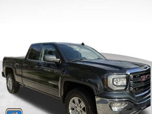 Used 2017 GMC Sierra 1500 SLE w/ SLE Value Package RWD image 1