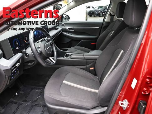 Used 2025 Hyundai Sonata SEL FWD image 13