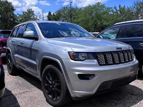 Used 2018 Jeep Grand Cherokee Altitude AWD/4WD image 1