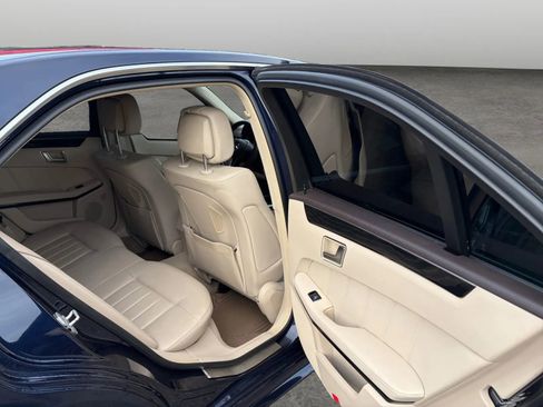 Used 2014 Mercedes-Benz E 550 4MATIC Sedan image 15