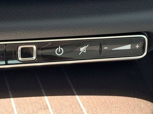 Used 2025 Mercedes-Benz E 350 Sedan image 25