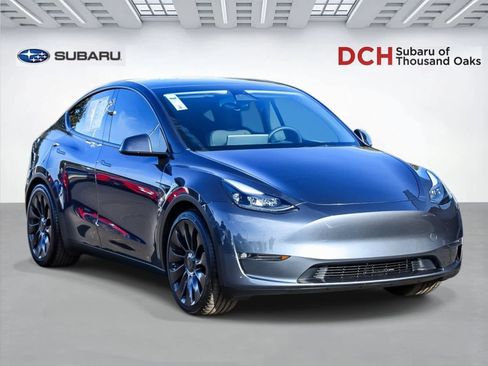 Used 2023 Tesla Model Y Performance image 3