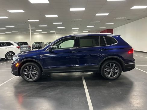 Used 2022 Volkswagen Tiguan SE FWD image 4