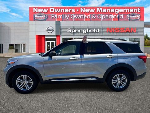 Used 2021 Ford Explorer XLT w/ Equipment Group 202A AWD/4WD image 4