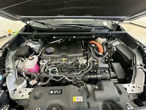 Used 2025 Toyota RAV4 XLE AWD/4WD image 34