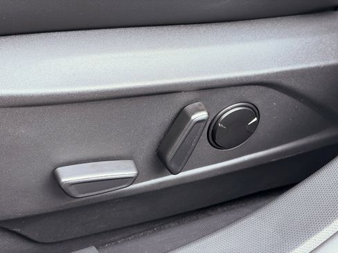 Used 2022 Ford Mustang Mach-E Select image 6