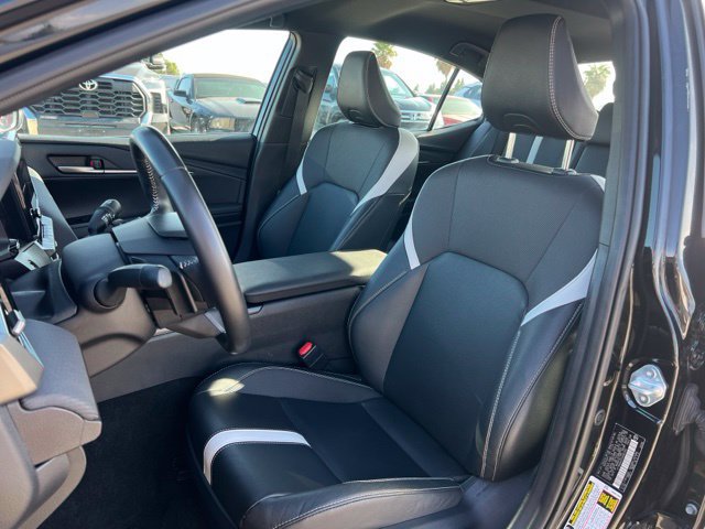 Used 2025 Toyota Camry SE FWD image 15
