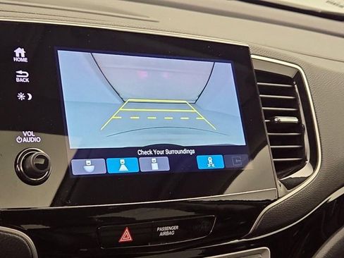 Used 2020 Honda Pilot Touring image 4