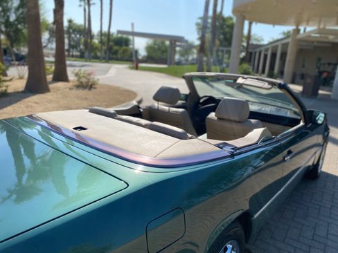 Used 1994 Mercedes-Benz E 320 Convertible image 39