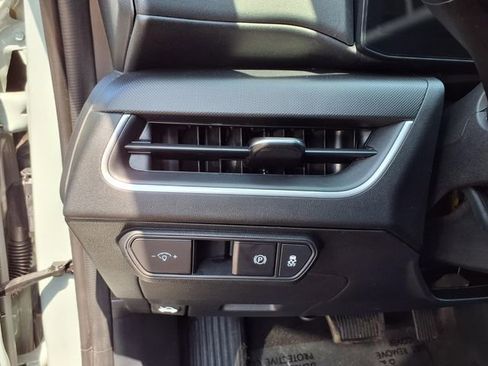 Used 2025 Kia K4 FWD image 14