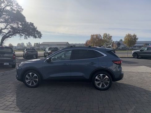 Used 2023 Ford Escape Platinum w/ Premium Technology Package image 3