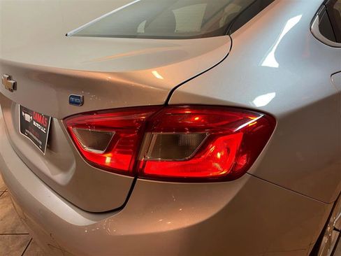 Used 2017 Chevrolet Cruze LT image 78