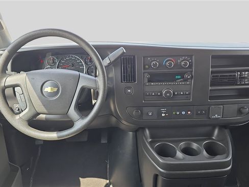 Used 2025 Chevrolet Express 3500 LT w/ LT Preferred Equipment Group RWD image 9