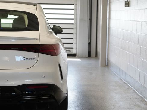 Used 2023 Mercedes-Benz EQS 580 4MATIC Sedan image 10