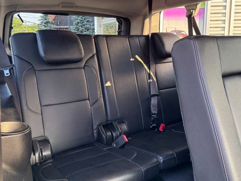 Used 2020 Chevrolet Suburban LT AWD/4WD image 15