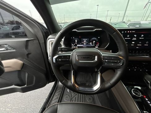 Used 2024 GMC Canyon Denali image 20