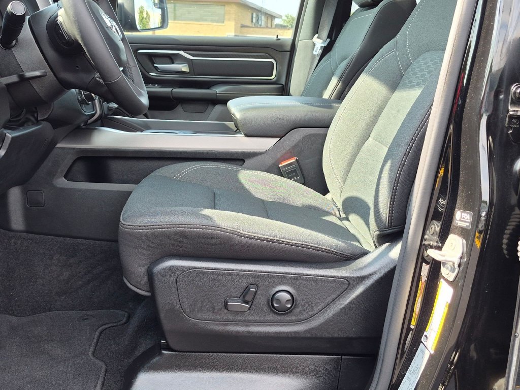 Used 2025 RAM 1500 Big Horn AWD/4WD image 10