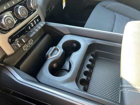 New 2026 RAM 1500 4x4 Crew Cab image 40