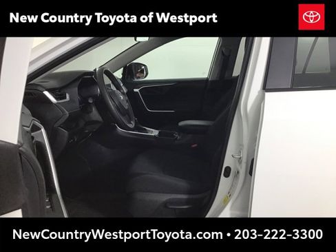 Used 2025 Toyota RAV4 LE image 9