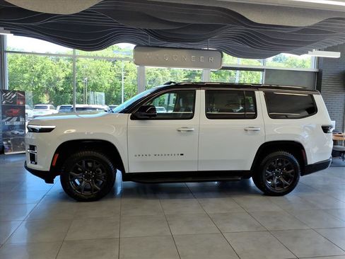 New 2026 Jeep Grand Wagoneer 4WD image 6