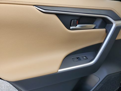 New 2025 Toyota RAV4 Limited image 14