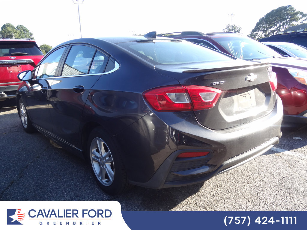 Used 2017 Chevrolet Cruze LT w/ RS Package FWD image 3