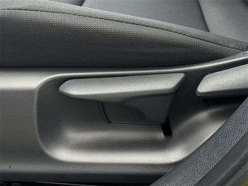 Used 2026 Toyota Corolla LE image 31