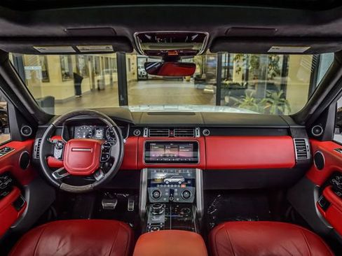 Used 2018 Land Rover Range Rover Long Wheelbase Autobiography image 3