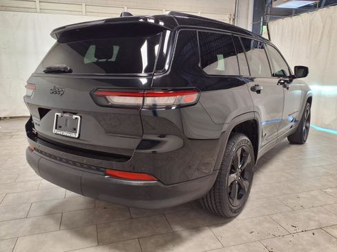 Used 2022 Jeep Grand Cherokee L Laredo AWD/4WD image 9