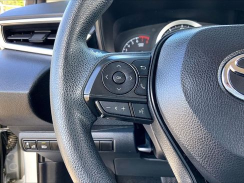 Used 2022 Toyota Corolla LE FWD image 23