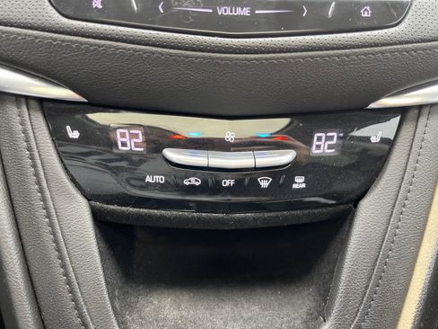 Used 2018 Cadillac XT5 Luxury w/ Driver Awareness Package image 22