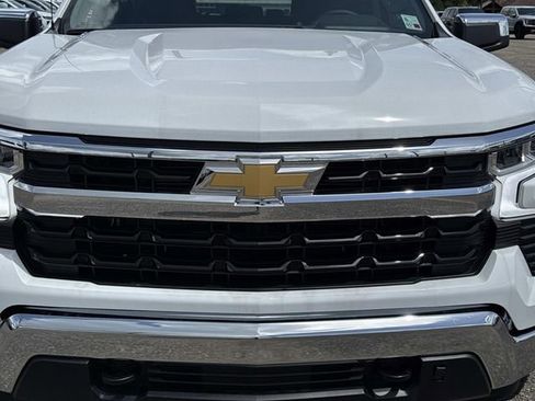 New 2026 Chevrolet Silverado 1500 LT w/ Z71 Off-Road Package AWD/4WD image 3