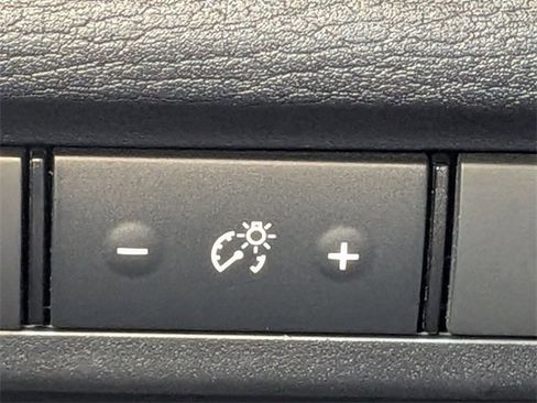 Used 2024 Mitsubishi Outlander FWD image 26