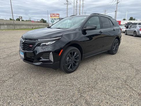Used 2024 Chevrolet Equinox RS w/ LPO, Floor Liner Package AWD/4WD image 5