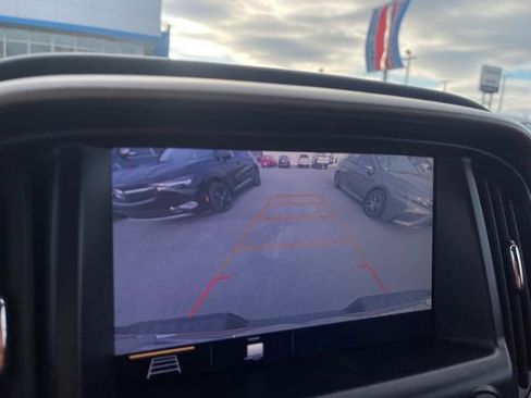 Used 2022 GMC Canyon Denali image 13