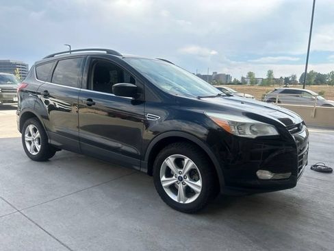 Used 2015 Ford Escape SE w/ Equipment Group 201A AWD/4WD image 2